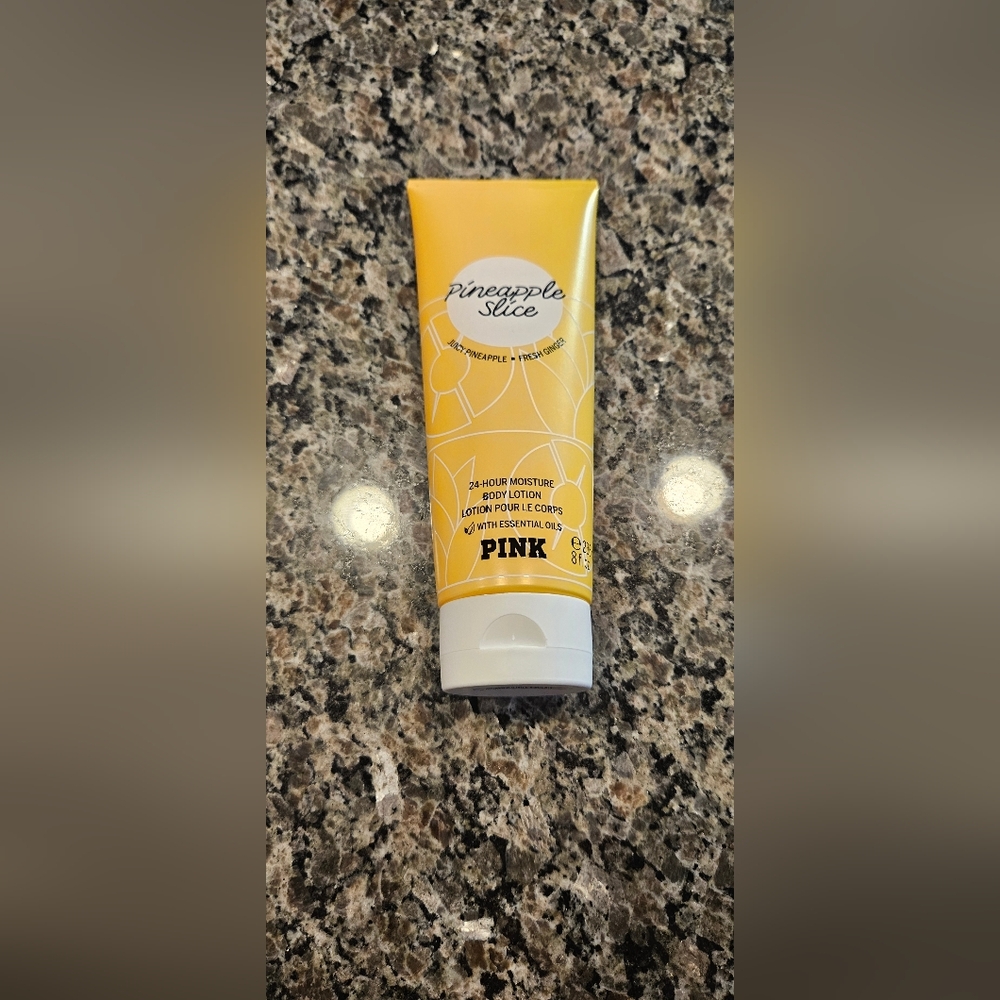 PINK PINEAPPLE SLICE 24 HOUR MOISTURE BODY LOTION 8 OZ